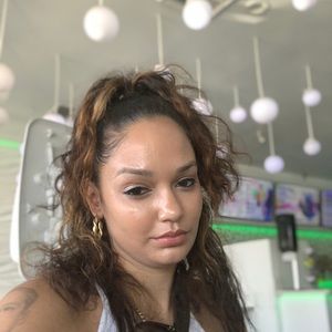 Meet your Posher, Latia